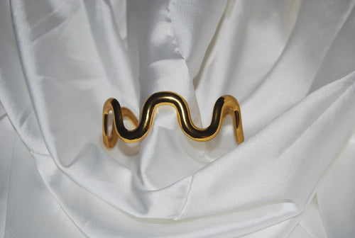 Bracelete Rígida Dourada Ondulada