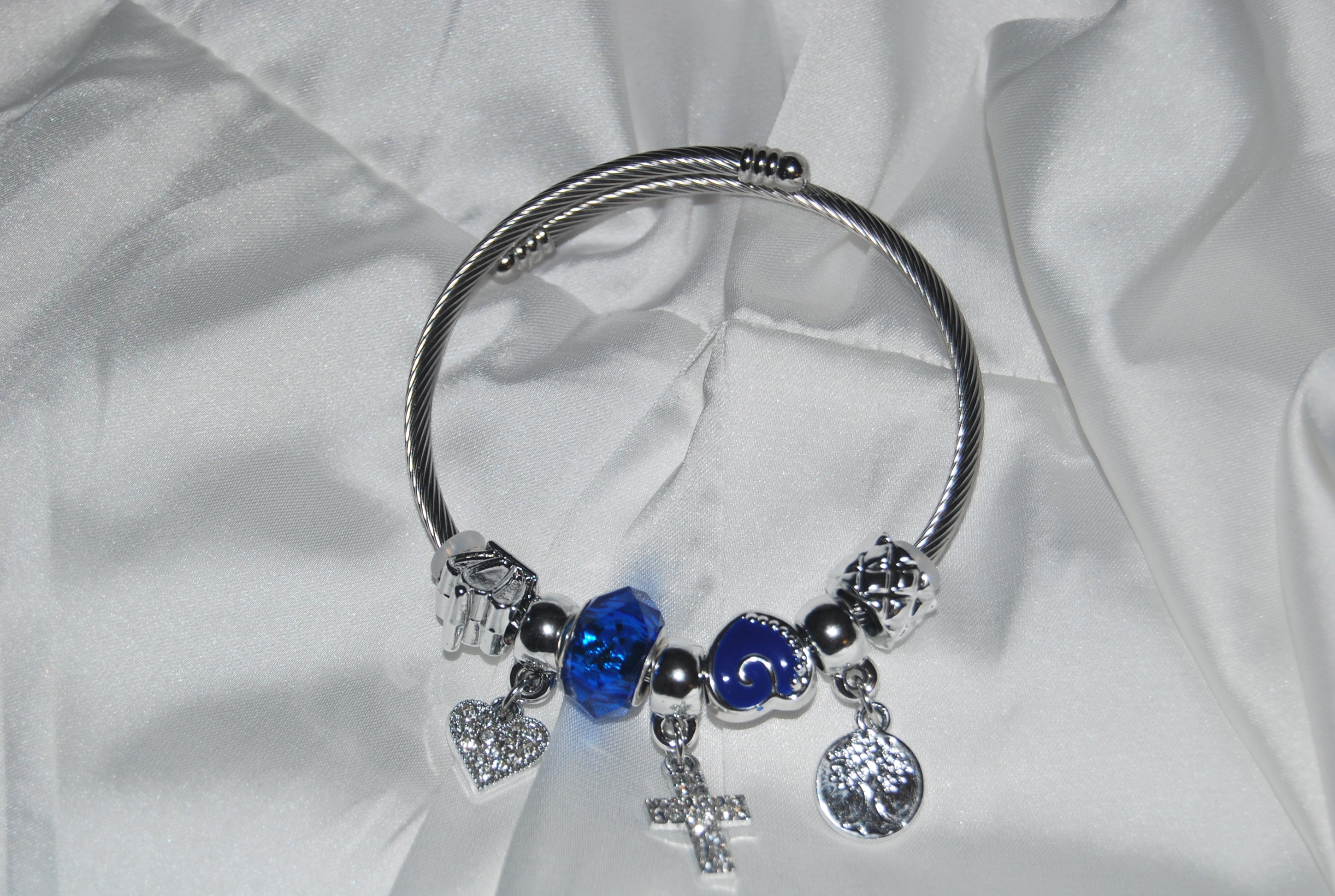 Pulseira de Berloques com Charms Coloridos