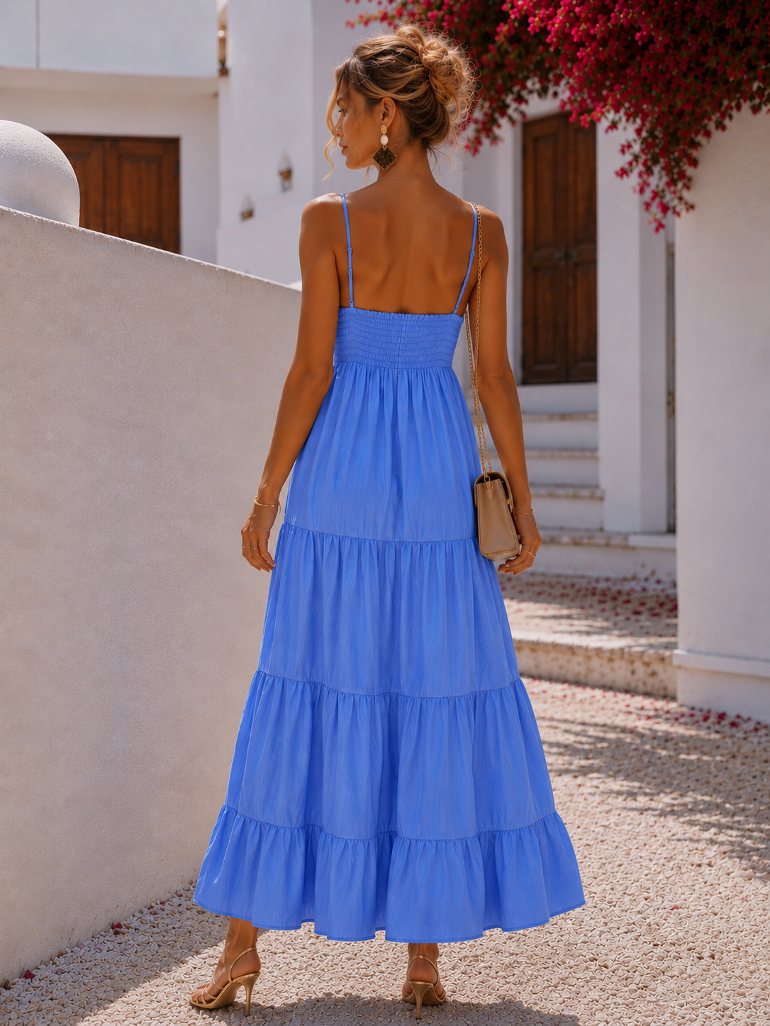 Vestido maxi azul com detalhe de sol dourado ao centro — vista traseira | JUST ONE MORE