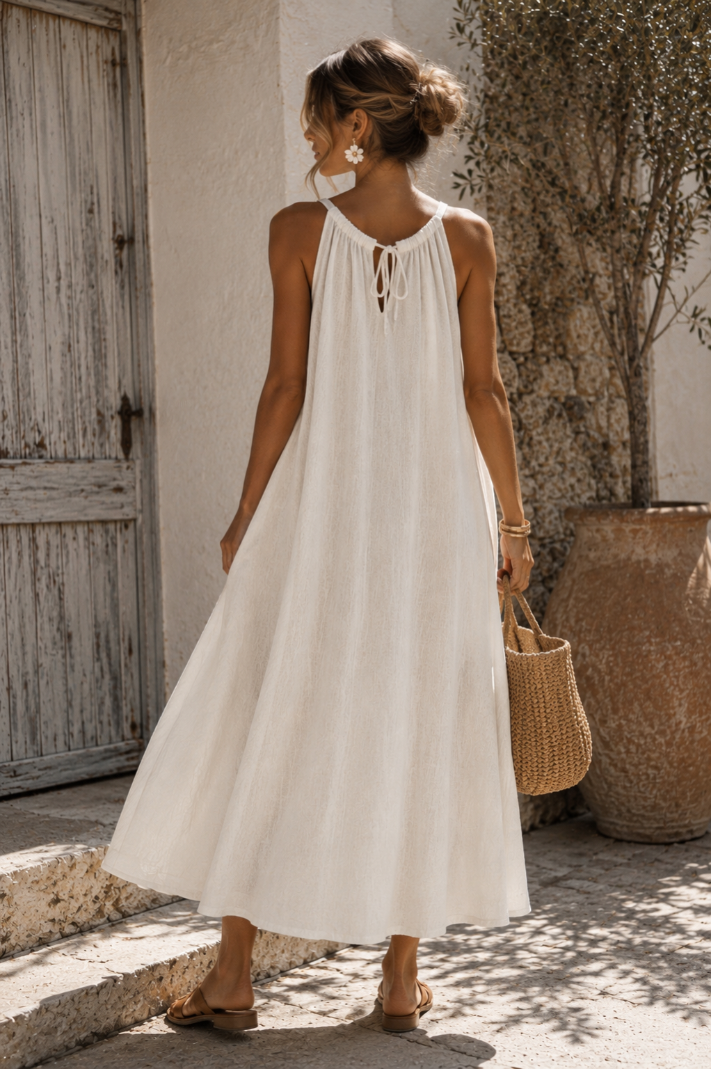 Vestido Maxi Off White — Halter com Detalhe Dourado