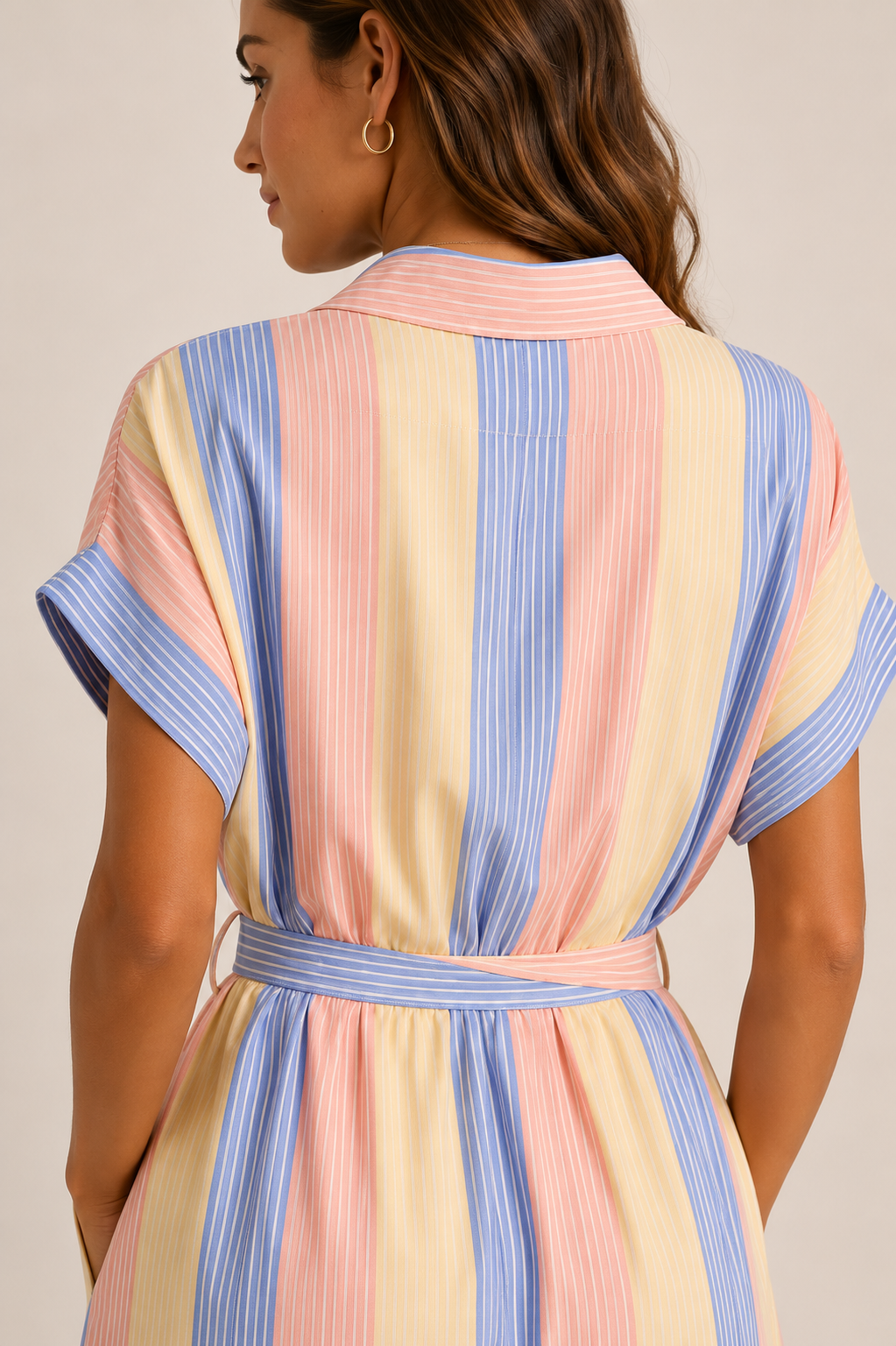 Vestido Camiseiro Longo às Riscas Pastel — cor e acabamento