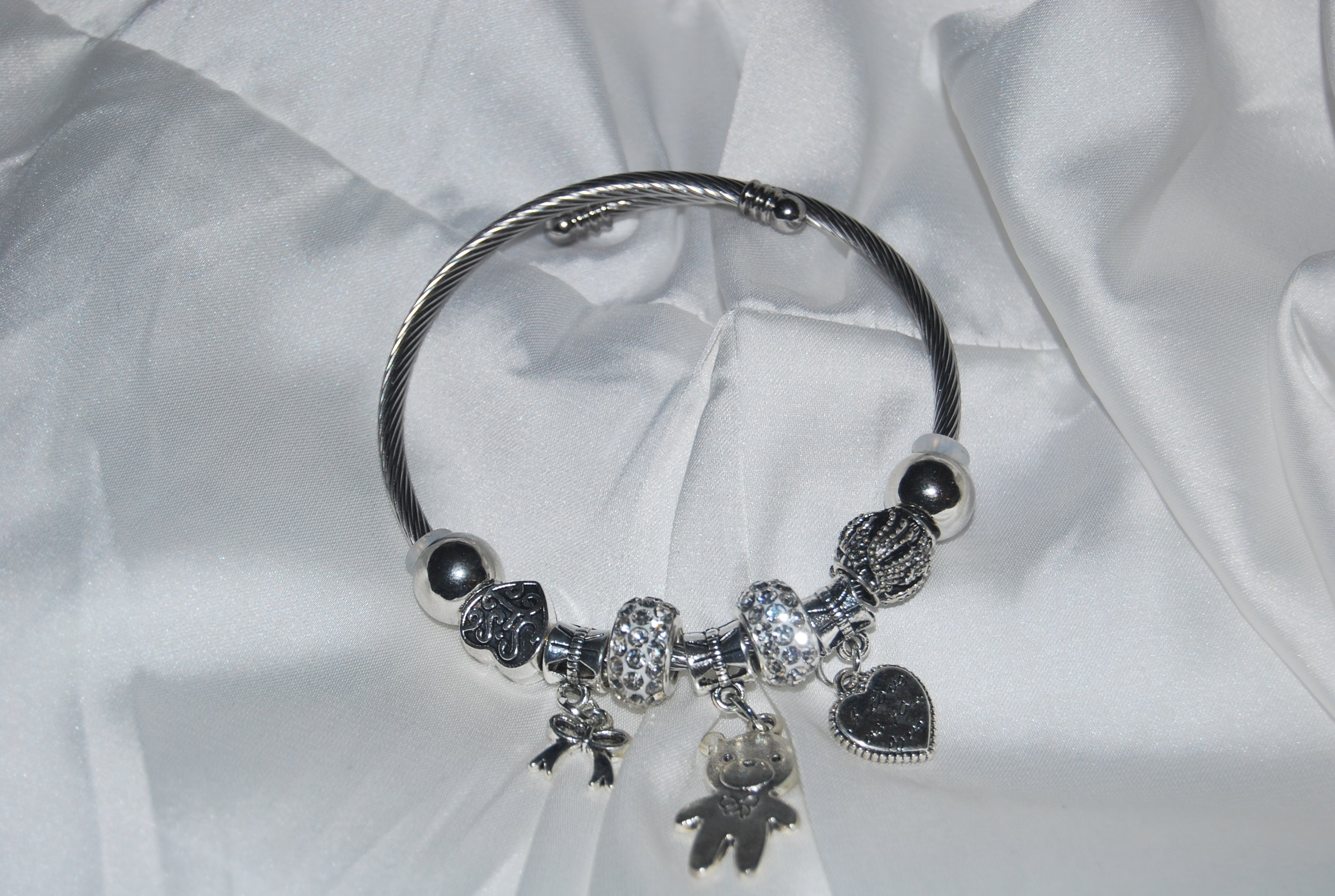Pulseira de Berloques com Charms Coloridos