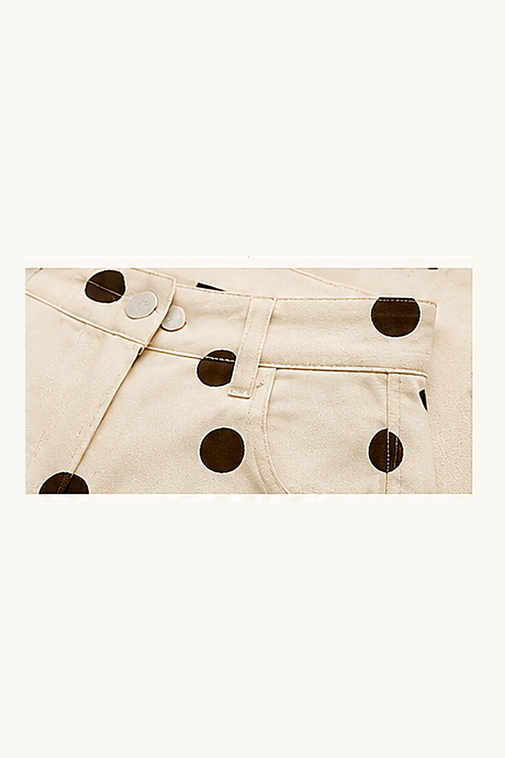 Detalhe do cós alto, botão, fecho e bolso frontal — Golden K GF001