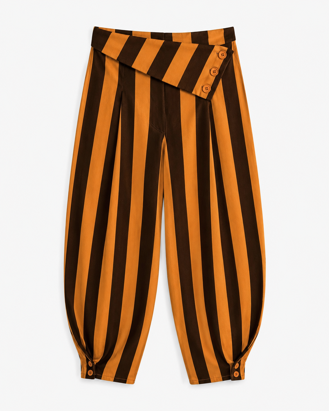 Calça balloon laranja e castanho com riscas verticais e barra com botões