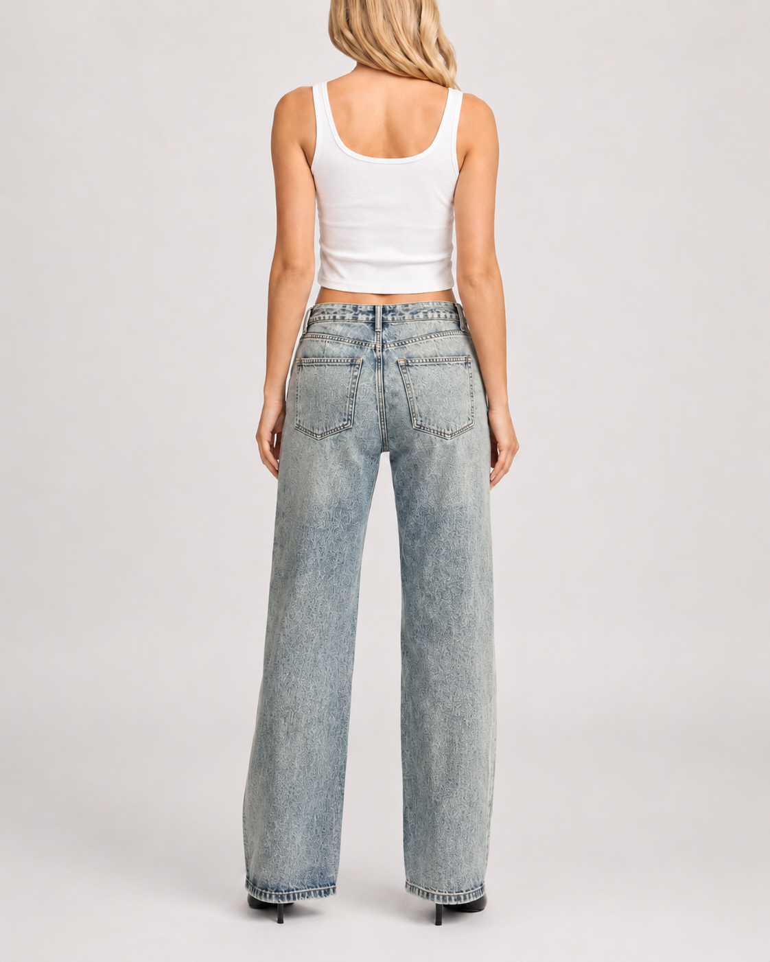 Calças Denim Vintage com Estampado de Cães - Vista de Costas - Baseventi