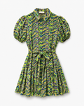 Vestido curto estampado chevron verde com gola clássica, botões azuis e saia rodada