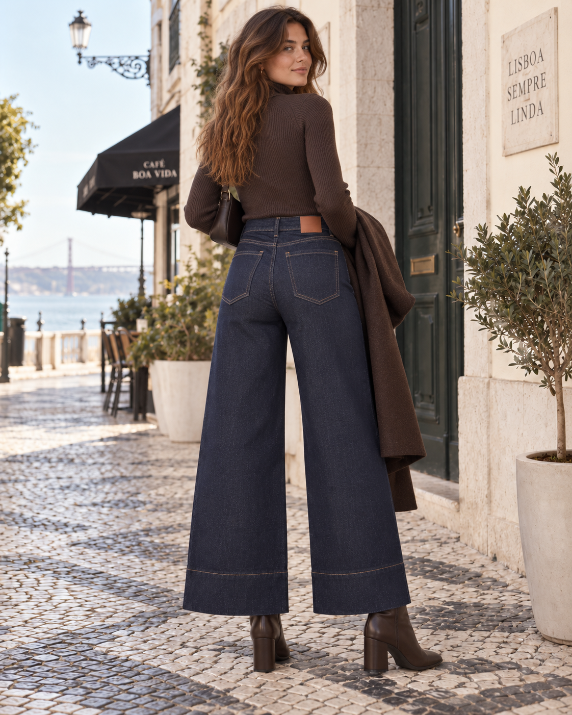 Calças wide leg RE820 BLUE NEW CSX 82 — look outono-inverno, costas