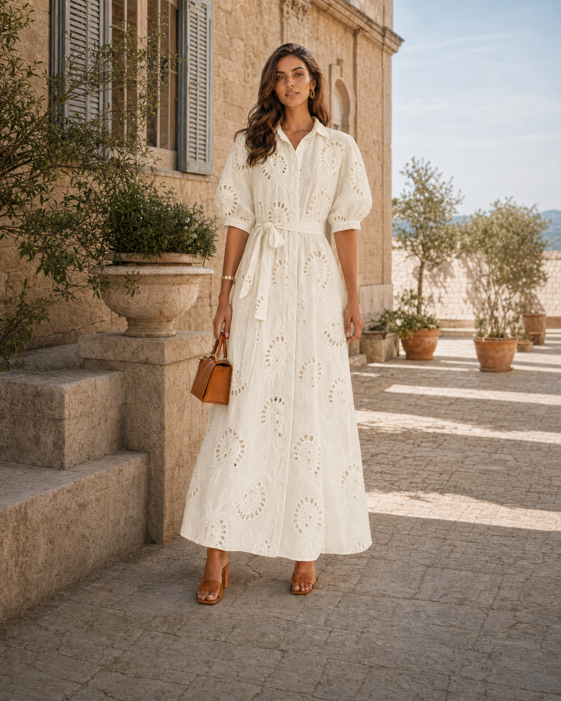 Vestido Creme em Bordado Inglês com Cinto — AZAKA Paris — editorial 4:5 — JUST ONE MORE
